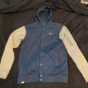 Nike golf button down sweatshirt size medium.